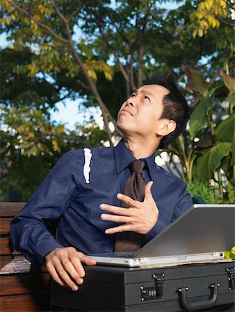 Four Women & One Bird&nbsp;Shit